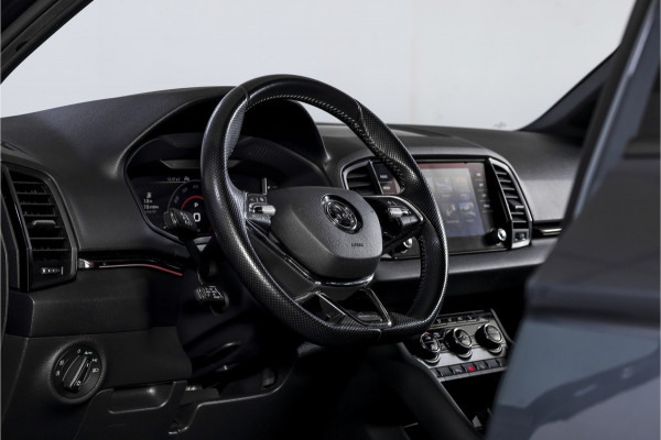 Škoda Karoq 1.5 TSI ACT 150 PK Sportline Business - Automaat | Trekhaak | Dig.Cockpit | Adapt.Cruise | Stoel-+Stuurverw. | Camera+PDC | NAV+App | LM 18'' |