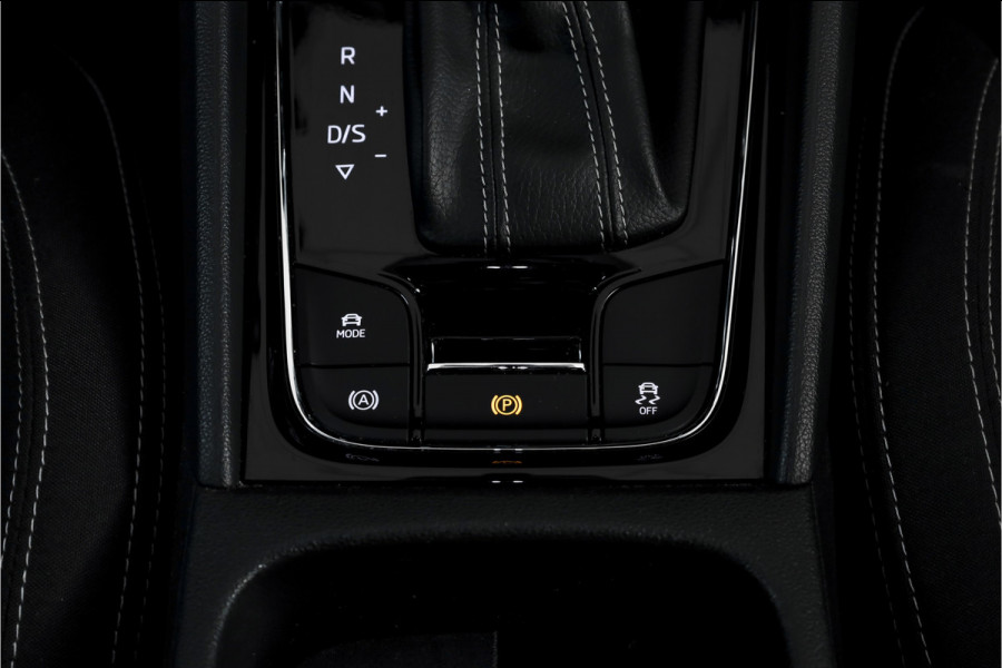 Škoda Karoq 1.5 TSI ACT 150 PK Sportline Business - Automaat | Trekhaak | Dig.Cockpit | Adapt.Cruise | Stoel-+Stuurverw. | Camera+PDC | NAV+App | LM 18'' |