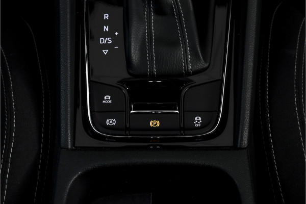 Škoda Karoq 1.5 TSI ACT 150 PK Sportline Business - Automaat | Trekhaak | Dig.Cockpit | Adapt.Cruise | Stoel-+Stuurverw. | Camera+PDC | NAV+App | LM 18'' |