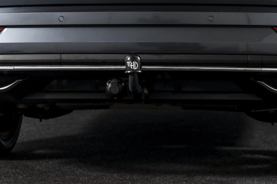 Škoda Karoq 1.5 TSI ACT 150 PK Sportline Business - Automaat | Trekhaak | Dig.Cockpit | Adapt.Cruise | Stoel-+Stuurverw. | Camera+PDC | NAV+App | LM 18'' |