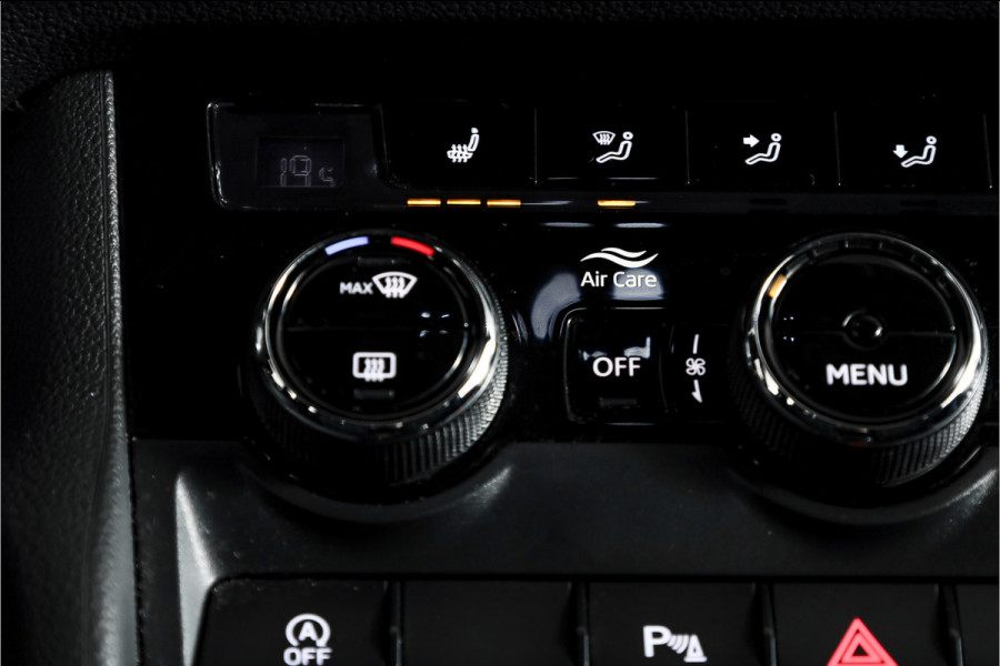 Škoda Karoq 1.5 TSI ACT 150 PK Sportline Business - Automaat | Trekhaak | Dig.Cockpit | Adapt.Cruise | Stoel-+Stuurverw. | Camera+PDC | NAV+App | LM 18'' |