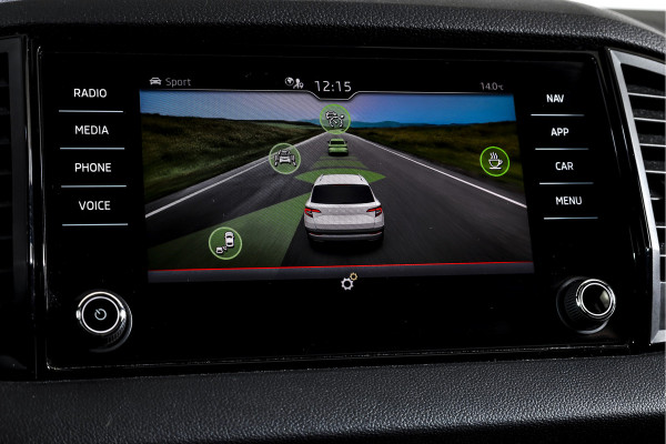 Škoda Karoq 1.5 TSI ACT 150 PK Sportline Business - Automaat | Trekhaak | Dig.Cockpit | Adapt.Cruise | Stoel-+Stuurverw. | Camera+PDC | NAV+App | LM 18'' |