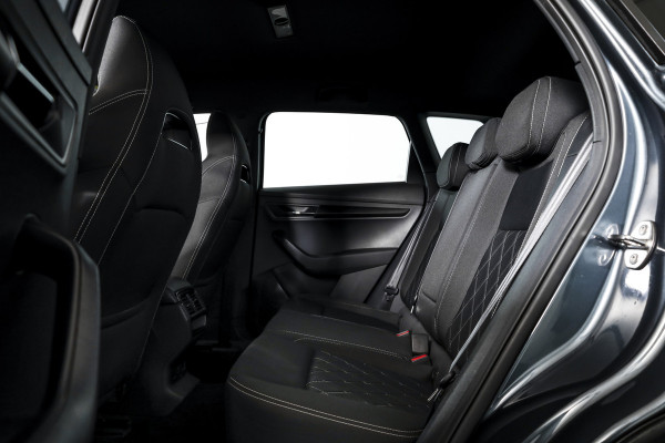 Škoda Karoq 1.5 TSI ACT 150 PK Sportline Business - Automaat | Trekhaak | Dig.Cockpit | Adapt.Cruise | Stoel-+Stuurverw. | Camera+PDC | NAV+App | LM 18'' |