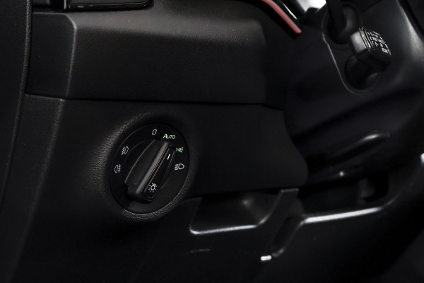 Škoda Karoq 1.5 TSI ACT 150 PK Sportline Business - Automaat | Trekhaak | Dig.Cockpit | Adapt.Cruise | Stoel-+Stuurverw. | Camera+PDC | NAV+App | LM 18'' |