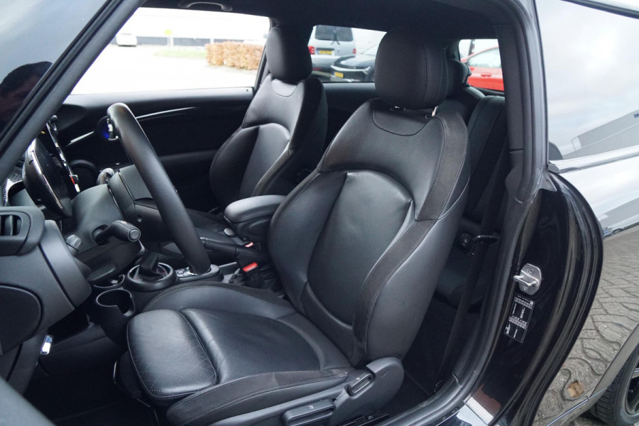 MINI Mini 2.0 Cooper S 180PK *HANDGESCHAKELD* + JCW KIT / KEYLESS