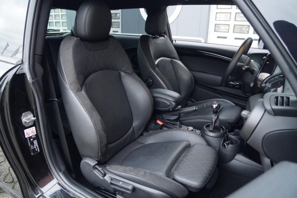 MINI Mini 2.0 Cooper S 180PK *HANDGESCHAKELD* + JCW KIT / KEYLESS