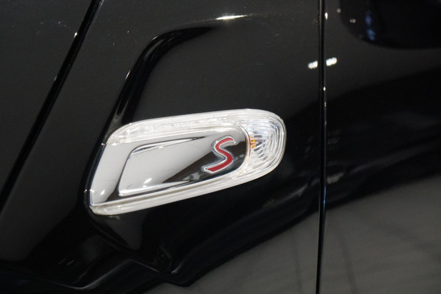 MINI Mini 2.0 Cooper S 180PK *HANDGESCHAKELD* + JCW KIT / KEYLESS
