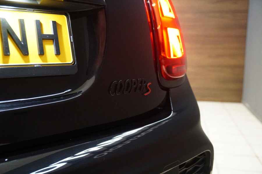 MINI Mini 2.0 Cooper S 180PK *HANDGESCHAKELD* + JCW KIT / KEYLESS