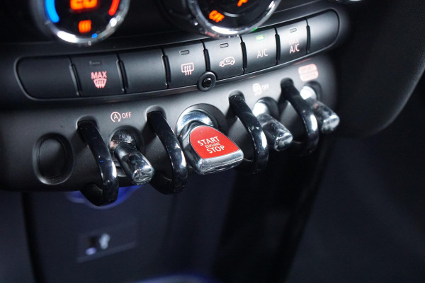MINI Mini 2.0 Cooper S 180PK *HANDGESCHAKELD* + JCW KIT / KEYLESS