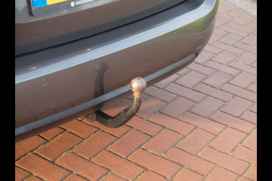 Peugeot 308 SW 1.2 PureTech Blue Lease Executive | Nieuwe Motor | Panoramadak | Apple Carplay | Trekhaak |