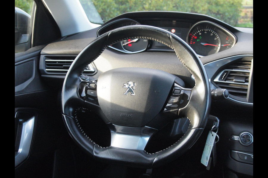 Peugeot 308 SW 1.2 PureTech Blue Lease Executive | Nieuwe Motor | Panoramadak | Apple Carplay | Trekhaak |