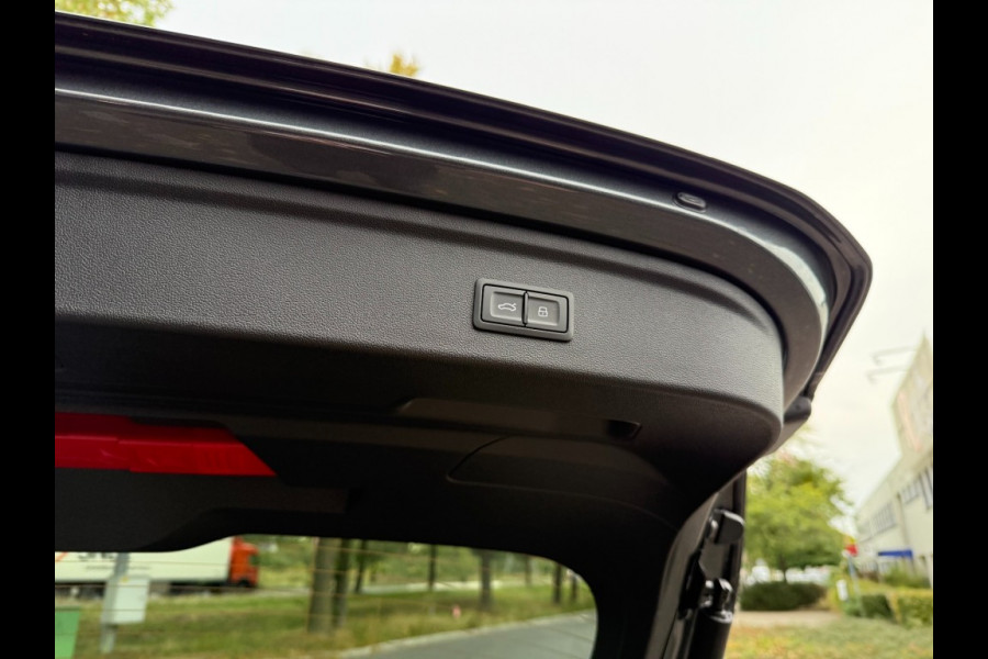 Audi A3 A3 sportback 45Tfsi e 3xS-line 272 pk Competition vol leer panorama dak