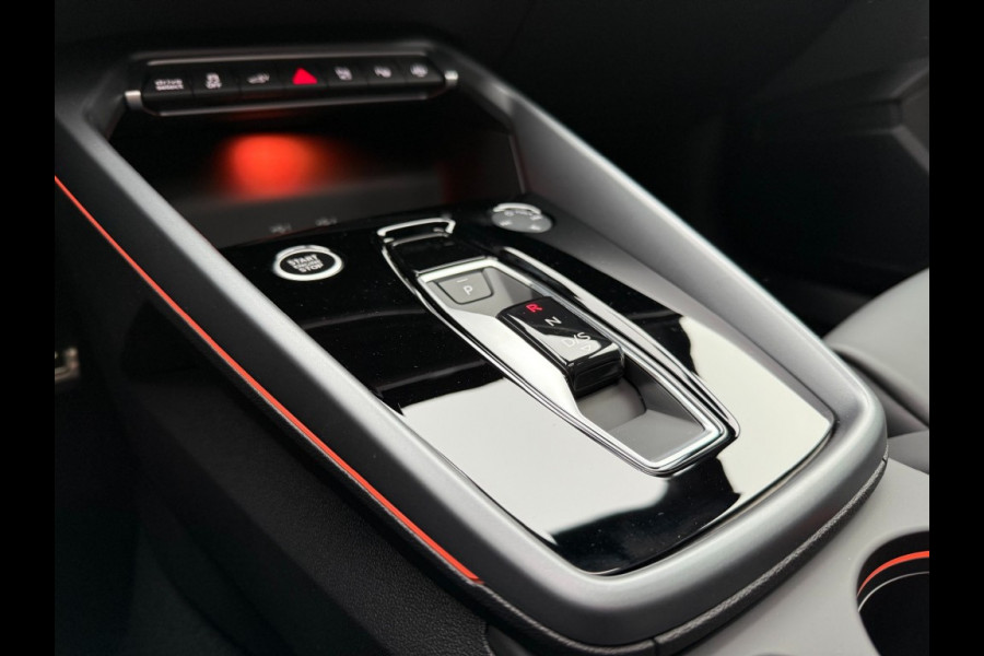 Audi A3 A3 sportback 45Tfsi e 3xS-line 272 pk Competition vol leer panorama dak