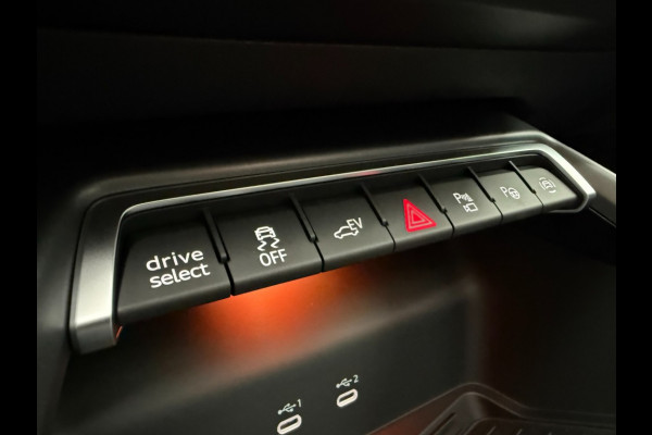 Audi A3 A3 sportback 45Tfsi e 3xS-line 272 pk Competition vol leer panorama dak