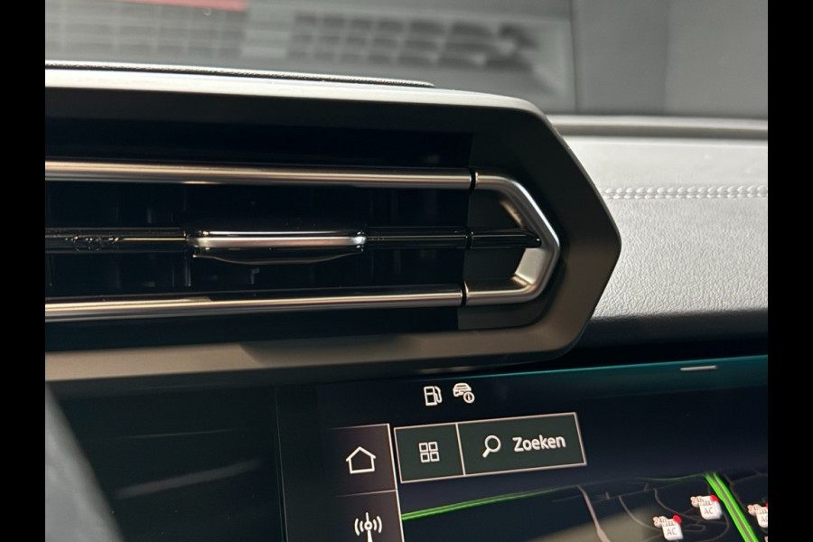 Audi A3 A3 sportback 45Tfsi e 3xS-line 272 pk Competition vol leer panorama dak