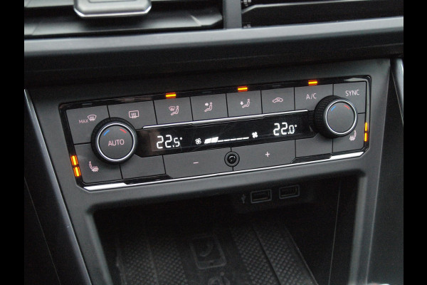 Volkswagen Polo 1.0 TSI Highline Business R | Dubbele R-Line | Panoramadak | Camera | Apple Carplay | Led Koplampen | Automaat |