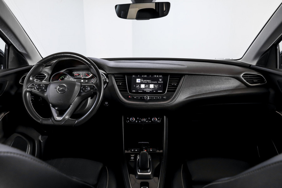Opel Grandland X 1.6 Turbo Hybrid Ultimate - Automaat | Adapt. Cruise | Stoel-+Voorruitverw. | Stoelventilatie | PDC | 360 Camera | NAV + App. Connect | ECC | Elek. Klep | Trekhaak| LM 19" |