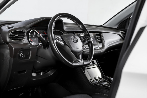 Opel Grandland X 1.6 Turbo Hybrid Ultimate - Automaat | Adapt. Cruise | Stoel-+Voorruitverw. | Stoelventilatie | PDC | 360 Camera | NAV + App. Connect | ECC | Elek. Klep | Trekhaak| LM 19" |