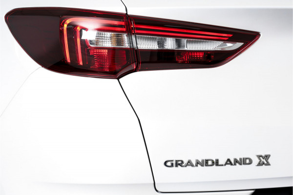 Opel Grandland X 1.6 Turbo Hybrid Ultimate - Automaat | Adapt. Cruise | Stoel-+Voorruitverw. | Stoelventilatie | PDC | 360 Camera | NAV + App. Connect | ECC | Elek. Klep | Trekhaak| LM 19" |