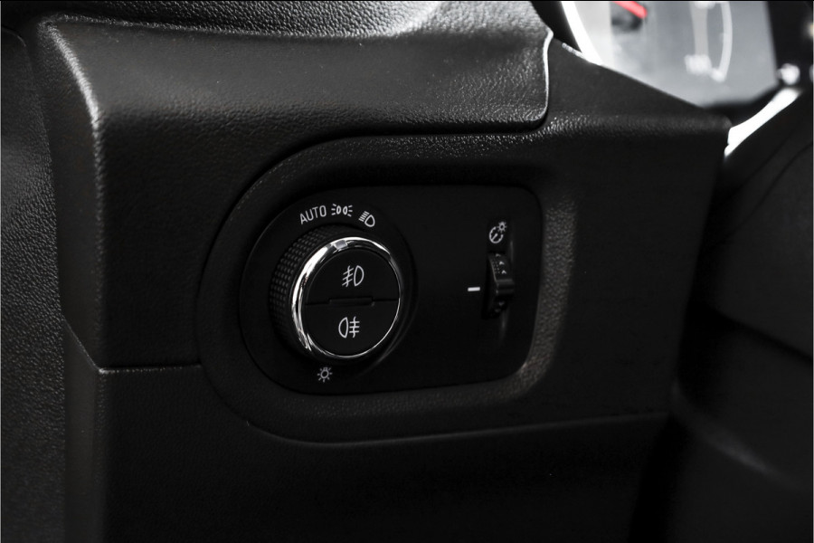 Opel Grandland X 1.6 Turbo Hybrid Ultimate - Automaat | Adapt. Cruise | Stoel-+Voorruitverw. | Stoelventilatie | PDC | 360 Camera | NAV + App. Connect | ECC | Elek. Klep | Trekhaak| LM 19" |