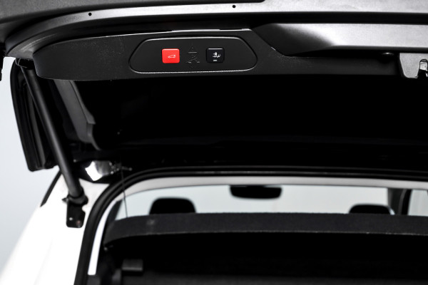 Opel Grandland X 1.6 Turbo Hybrid Ultimate - Automaat | Adapt. Cruise | Stoel-+Voorruitverw. | Stoelventilatie | PDC | 360 Camera | NAV + App. Connect | ECC | Elek. Klep | Trekhaak| LM 19" |