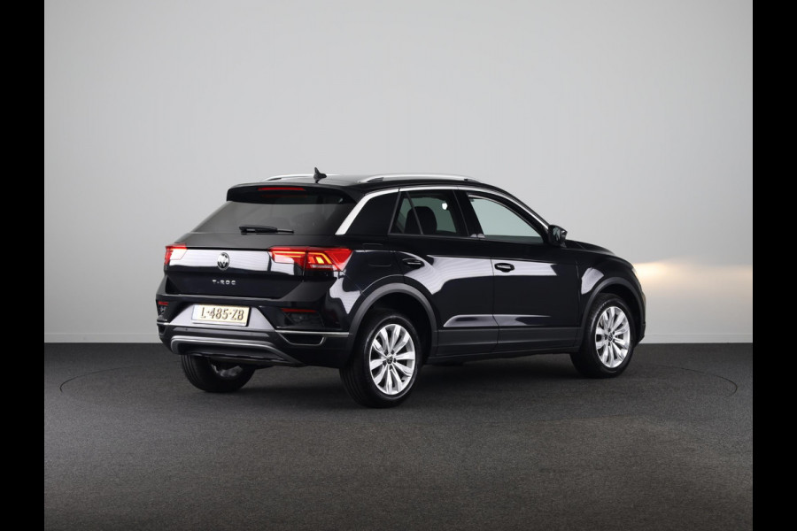 Volkswagen T-Roc 1.0 TSI Style 110 pk | Navigatie | Parkeersensoren | Achteruitrijcamera | Autom. airco | Adaptieve crusie control | Apple Carplay/Android Auto |