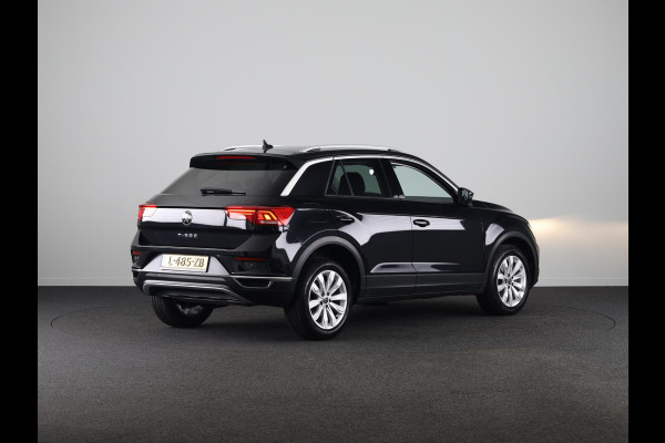 Volkswagen T-Roc 1.0 TSI Style 110 pk | Navigatie | Parkeersensoren | Achteruitrijcamera | Autom. airco | Adaptieve crusie control | Apple Carplay/Android Auto |