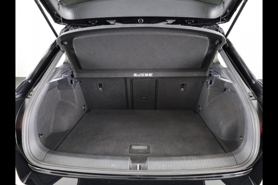 Volkswagen T-Roc 1.0 TSI Style 110 pk | Navigatie | Parkeersensoren | Achteruitrijcamera | Autom. airco | Adaptieve crusie control | Apple Carplay/Android Auto |