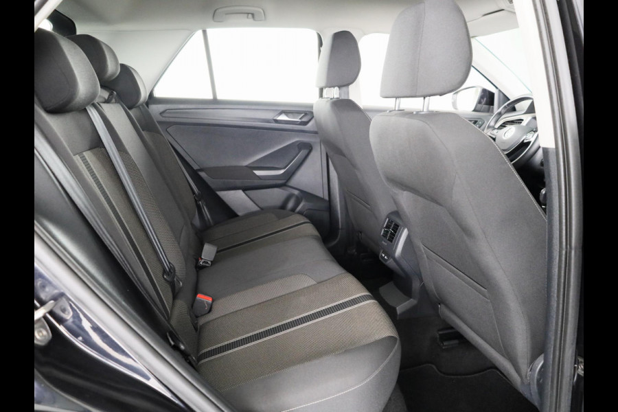 Volkswagen T-Roc 1.0 TSI Style 110 pk | Navigatie | Parkeersensoren | Achteruitrijcamera | Autom. airco | Adaptieve crusie control | Apple Carplay/Android Auto |
