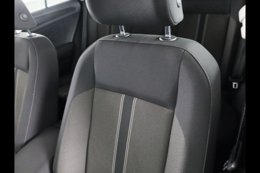 Volkswagen T-Roc 1.0 TSI Style 110 pk | Navigatie | Parkeersensoren | Achteruitrijcamera | Autom. airco | Adaptieve crusie control | Apple Carplay/Android Auto |