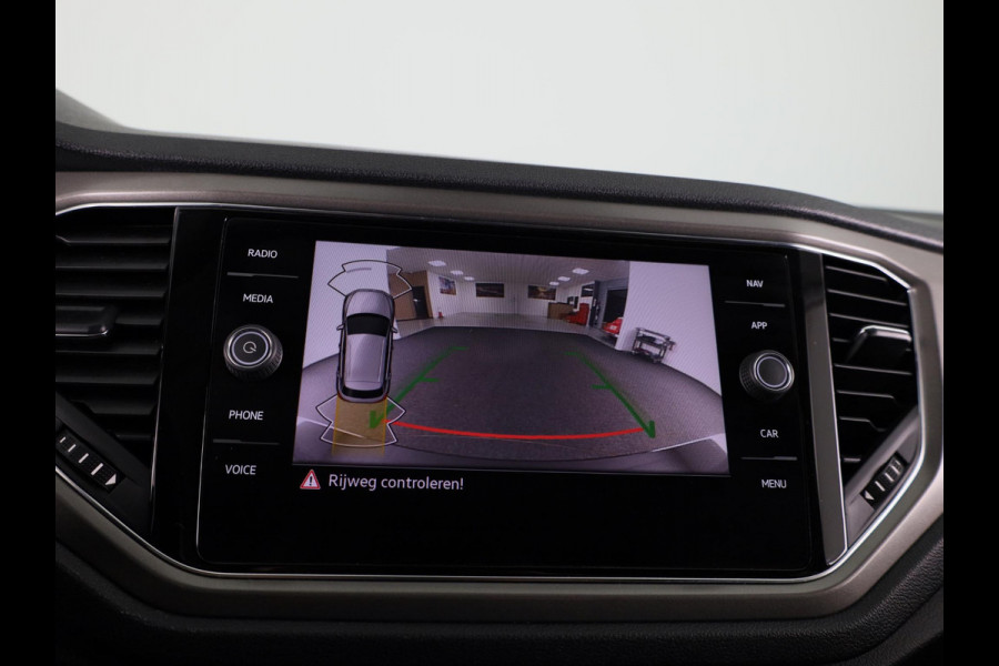 Volkswagen T-Roc 1.0 TSI Style 110 pk | Navigatie | Parkeersensoren | Achteruitrijcamera | Autom. airco | Adaptieve crusie control | Apple Carplay/Android Auto |