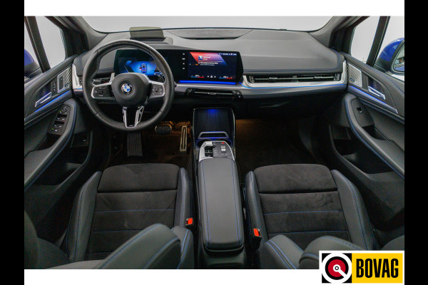 BMW 2 Serie Active Tourer 218i | M-Sport | 19 inch Individual Panoramadak | Harman Kardon | HUD Adaptive cruise, 360 Camera, PDC V+A,  El.verstelbare stoel met geheurgen, Elektrische achterklep, Keyless