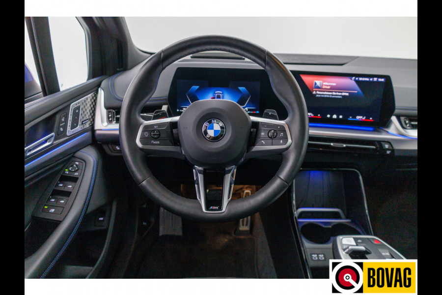 BMW 2 Serie Active Tourer 218i | M-Sport | 19 inch Individual Panoramadak | Harman Kardon | HUD Adaptive cruise, 360 Camera, PDC V+A,  El.verstelbare stoel met geheurgen, Elektrische achterklep, Keyless
