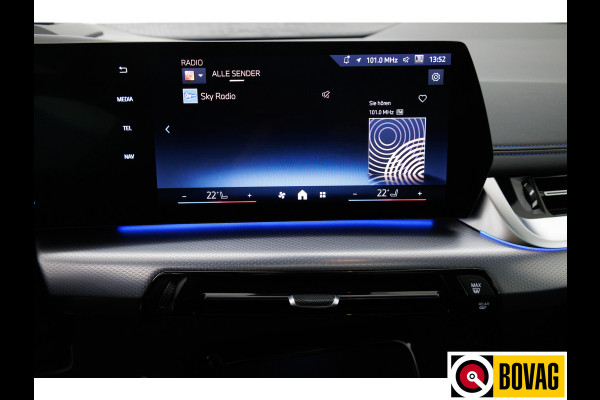 BMW 2 Serie Active Tourer 218i | M-Sport | 19 inch Individual Panoramadak | Harman Kardon | HUD Adaptive cruise, 360 Camera, PDC V+A,  El.verstelbare stoel met geheurgen, Elektrische achterklep, Keyless