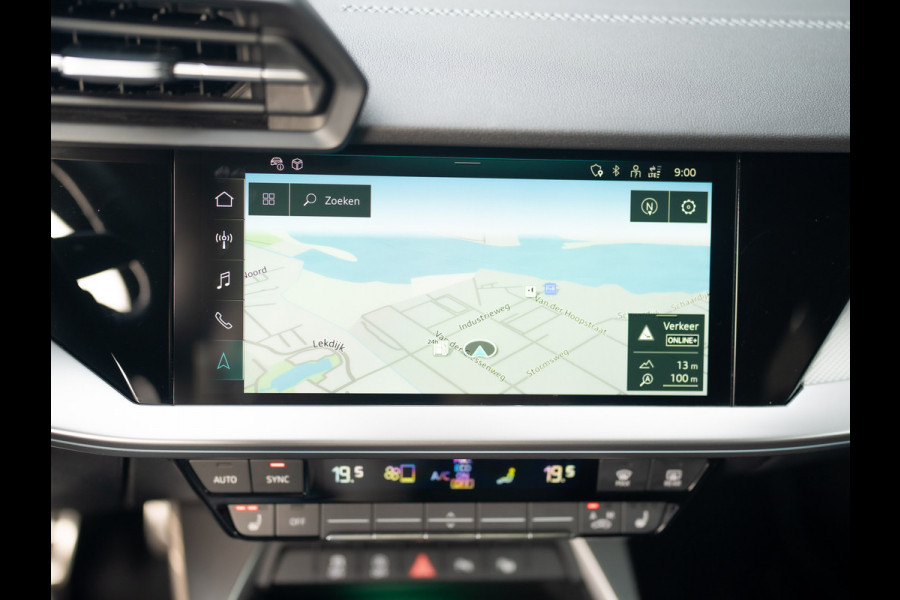 Audi A3 Limousine 35 TFSI S edition | S-Line | Matrix LED | Panodak | Stoelgeheugen | Camera | Prijs Rijklaar!!