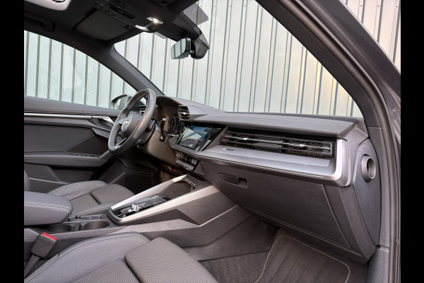 Audi A3 Limousine 35 TFSI S edition | S-Line | Matrix LED | Panodak | Stoelgeheugen | Camera | Prijs Rijklaar!!