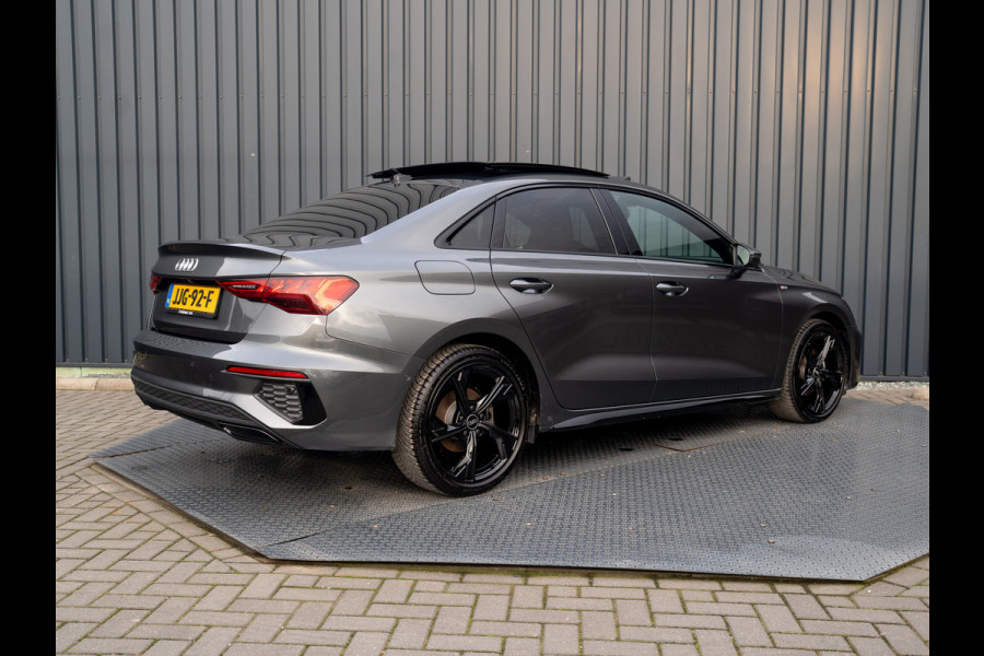 Audi A3 Limousine 35 TFSI S edition | S-Line | Matrix LED | Panodak | Stoelgeheugen | Camera | Prijs Rijklaar!!