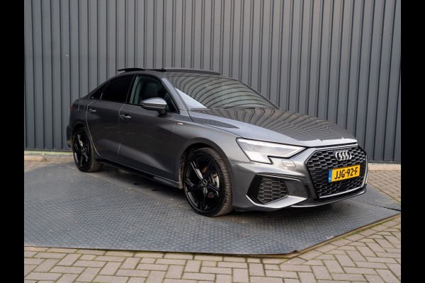 Audi A3 Limousine 35 TFSI S edition | S-Line | Matrix LED | Panodak | Stoelgeheugen | Camera | Prijs Rijklaar!!