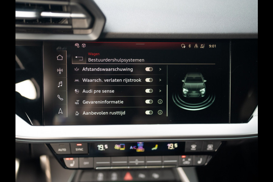 Audi A3 Limousine 35 TFSI S edition | S-Line | Matrix LED | Panodak | Stoelgeheugen | Camera | Prijs Rijklaar!!