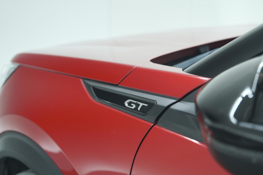 Peugeot 2008 PureTech 130 GT Pack | Panoramadak | Camera | Adaptieve Cruise Control | Stoelverwarming