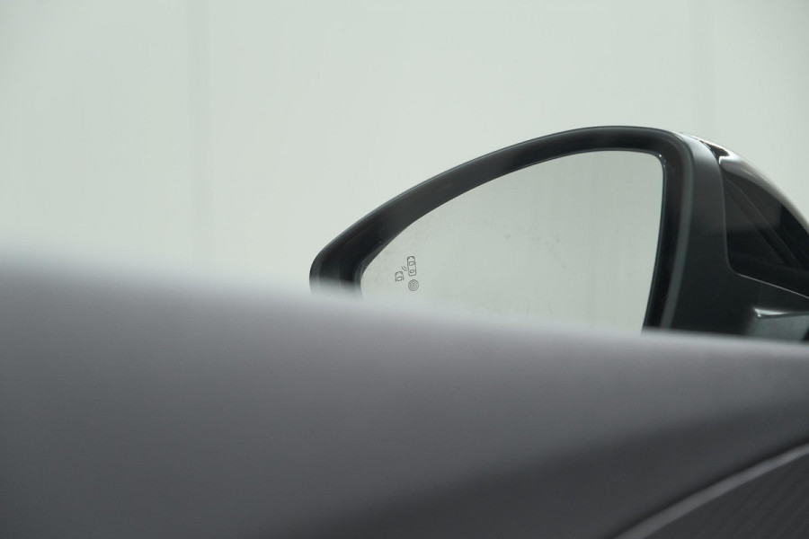 Peugeot 2008 PureTech 130 GT Pack | Panoramadak | Camera | Adaptieve Cruise Control | Stoelverwarming