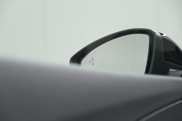 Peugeot 2008 PureTech 130 GT Pack | Panoramadak | Camera | Adaptieve Cruise Control | Stoelverwarming