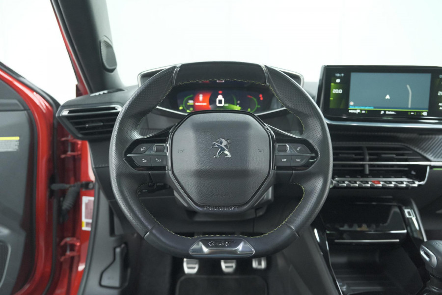 Peugeot 2008 PureTech 130 GT Pack | Panoramadak | Camera | Adaptieve Cruise Control | Stoelverwarming
