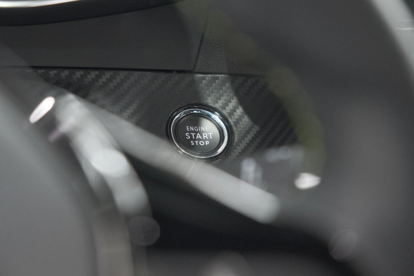 Peugeot 2008 PureTech 130 GT Pack | Panoramadak | Camera | Adaptieve Cruise Control | Stoelverwarming