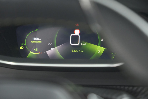 Peugeot 2008 PureTech 130 GT Pack | Panoramadak | Camera | Adaptieve Cruise Control | Stoelverwarming