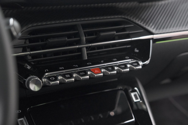 Peugeot 2008 PureTech 130 GT Pack | Panoramadak | Camera | Adaptieve Cruise Control | Stoelverwarming