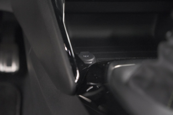 Peugeot 2008 PureTech 130 GT Pack | Panoramadak | Camera | Adaptieve Cruise Control | Stoelverwarming