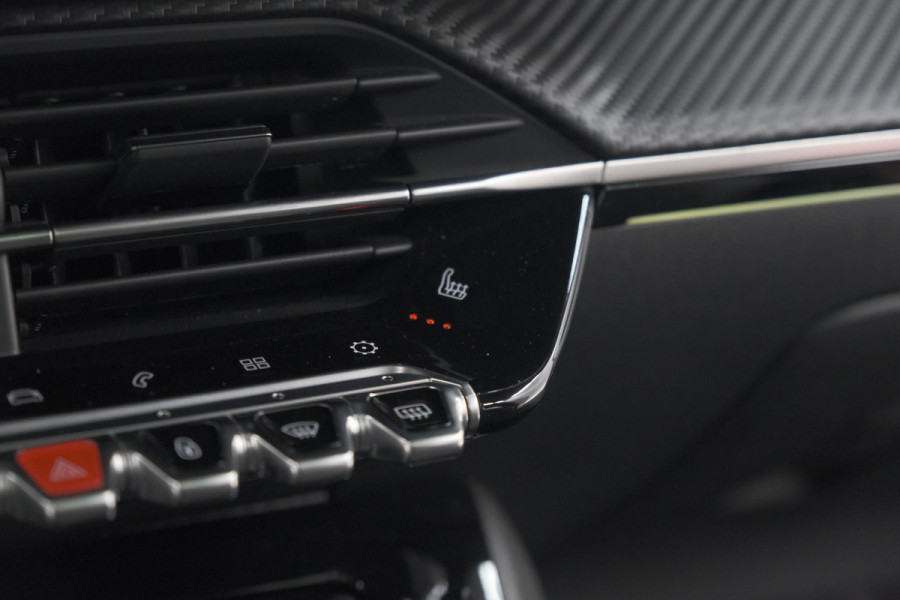 Peugeot 2008 PureTech 130 GT Pack | Panoramadak | Camera | Adaptieve Cruise Control | Stoelverwarming