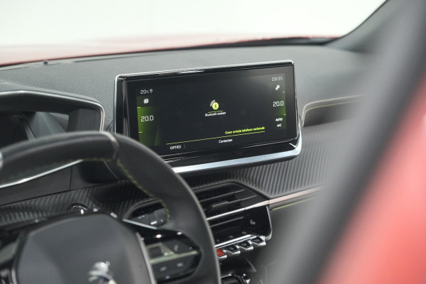 Peugeot 2008 PureTech 130 GT Pack | Panoramadak | Camera | Adaptieve Cruise Control | Stoelverwarming