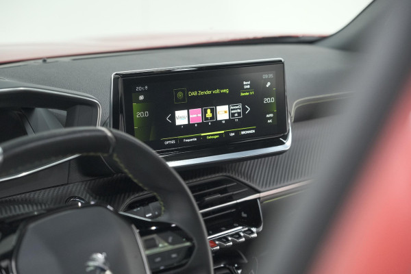 Peugeot 2008 PureTech 130 GT Pack | Panoramadak | Camera | Adaptieve Cruise Control | Stoelverwarming